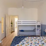 Ampio A Due Passi Dal Centro Storico Otel